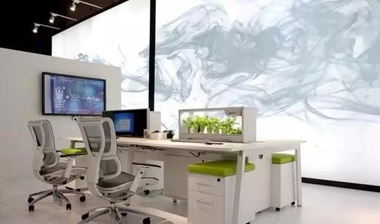 带绿植隔离带的屏风办公桌-凡顺办公家具